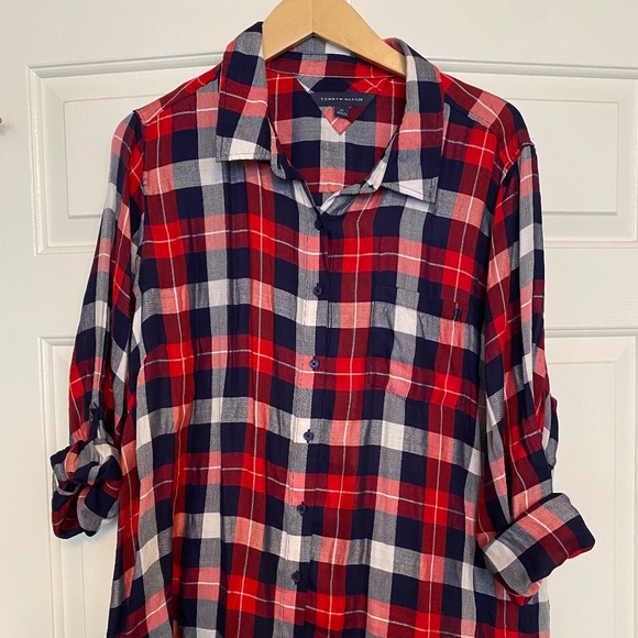Plaid Tommy Hilfiger buttondown - Picture 1 of 1